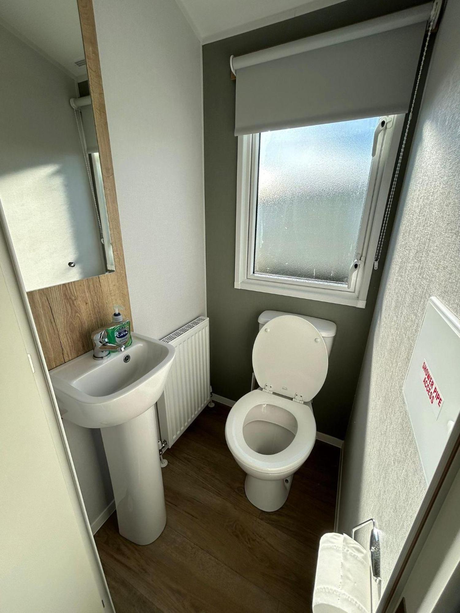 Beautiful 8 Berth Caravan With Decking At Naze Marine Ref 17344br Walton-on-the-Naze